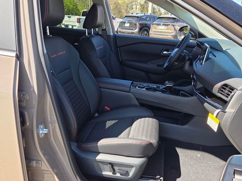 New 2026 Nissan Rogue SV AWD/4WD image 13
