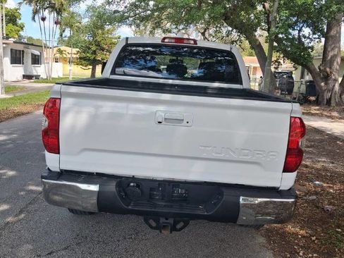 Used 2014 Toyota Tundra SR5 w/ SR5 Upgrade Package image 9