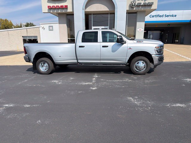 New 2027 RAM 3500 Tradesman AWD/4WD image 3