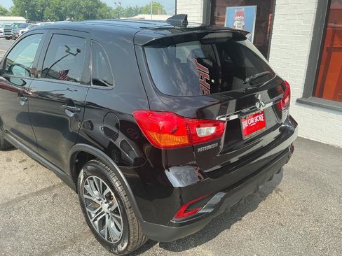 Used 2018 Mitsubishi Outlander Sport SE FWD image 27