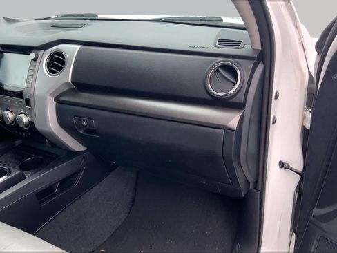 Used 2020 Toyota Tundra SR5 w/ SR5 Leather Package RWD image 19