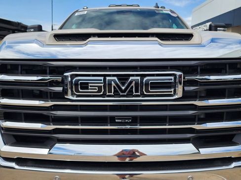 New 2026 GMC Sierra 2500 SLE w/ SLE Value Package; AWD/4WD image 9