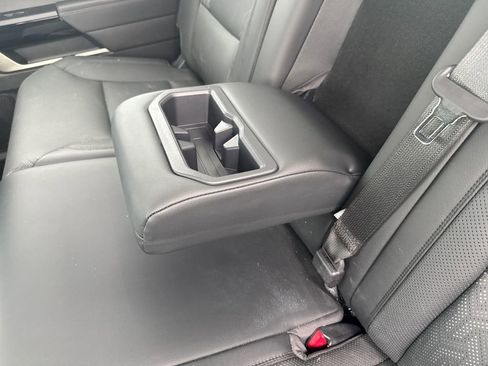 Used 2025 Toyota Tundra Limited AWD/4WD image 36