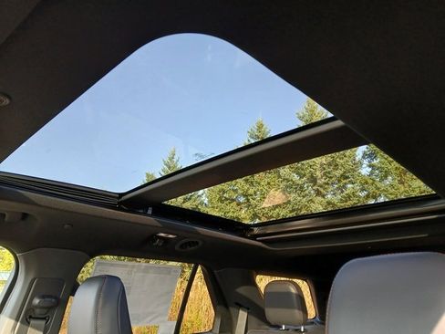 New 2025 Ford Explorer ST-Line w/ Premium Package image 24