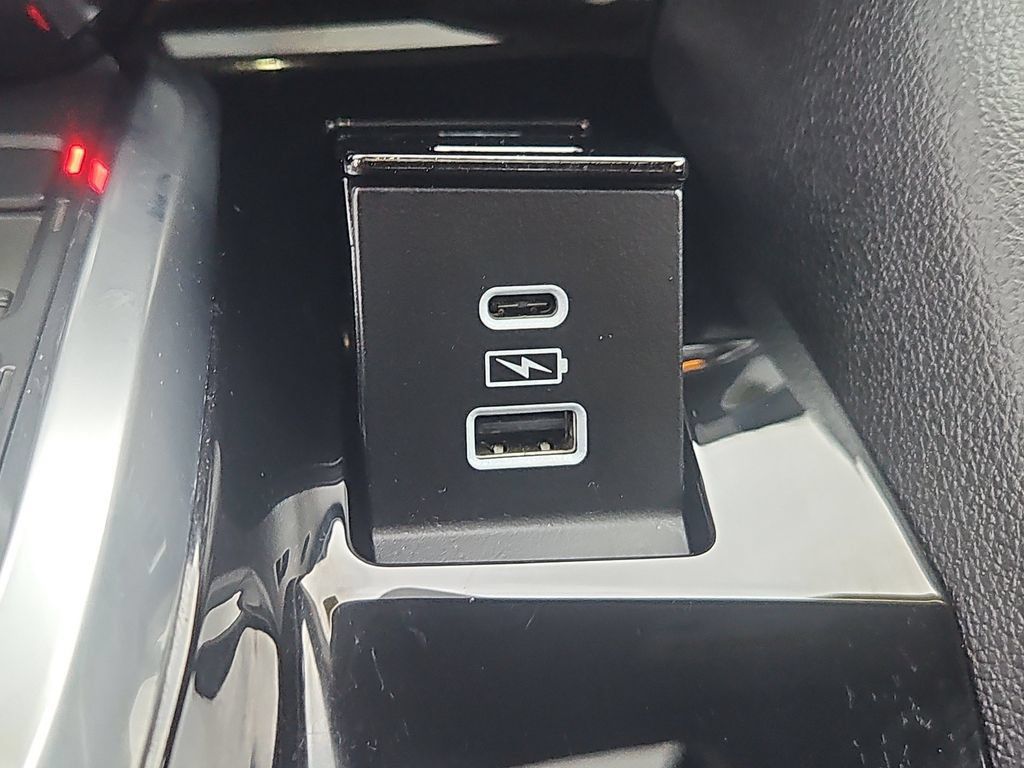 Used 2025 Acura MDX SH-AWD image 18