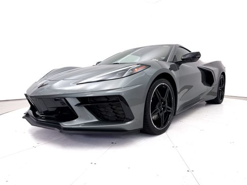 Used 2022 Chevrolet Corvette Stingray Premium Cpe w/ Z51 Performance Package RWD image 17