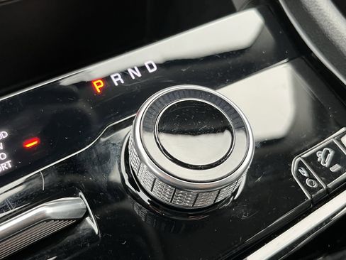 Used 2022 Jeep Grand Cherokee Limited 4xe image 32