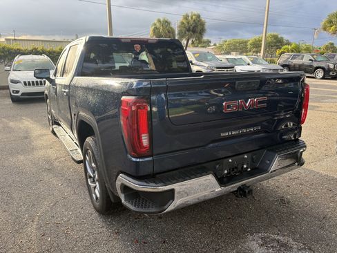 Used 2022 GMC Sierra 1500 SLT w/ SLT Premium Package RWD image 4