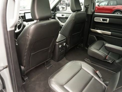 Certified 2022 Ford Explorer XLT w/ Equipment Group 202A RWD image 15