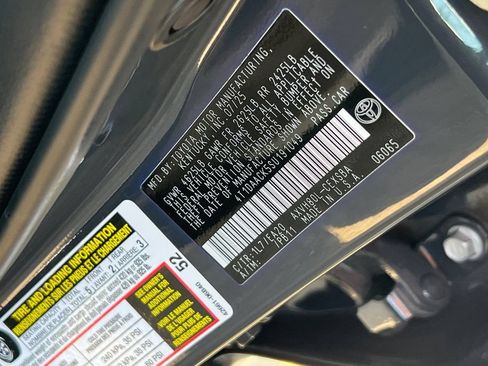 Used 2025 Toyota Camry SE FWD image 31