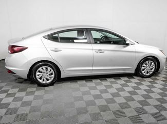 Used 2019 Hyundai Elantra SE w/ Winter Weather Package FWD video 2