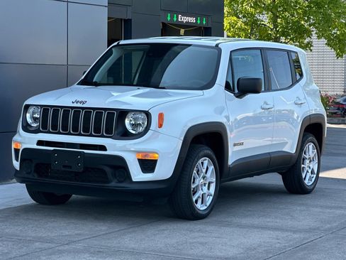 Used 2023 Jeep Renegade Latitude AWD/4WD image 7