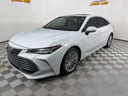 Used 2022 Toyota Avalon Limited image 1