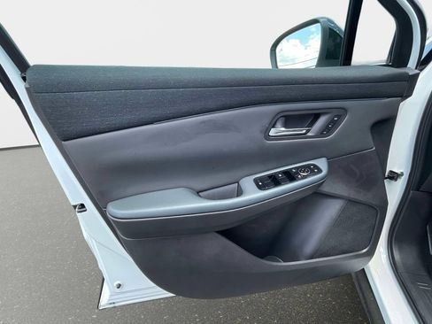 New 2026 Nissan Leaf Platinum+ w/ Floor Mat Package (Platinum+) FWD image 17
