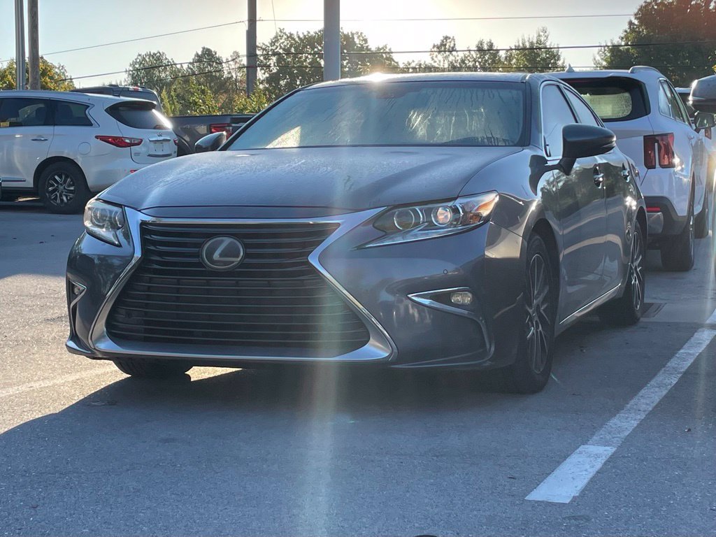 Used 2016 Lexus ES 350 w/ Luxury Package w/Wood Trim FWD image 3