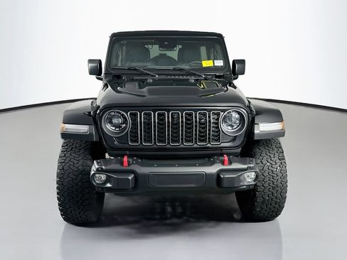 Used 2025 Jeep Wrangler Unlimited Rubicon AWD/4WD image 2