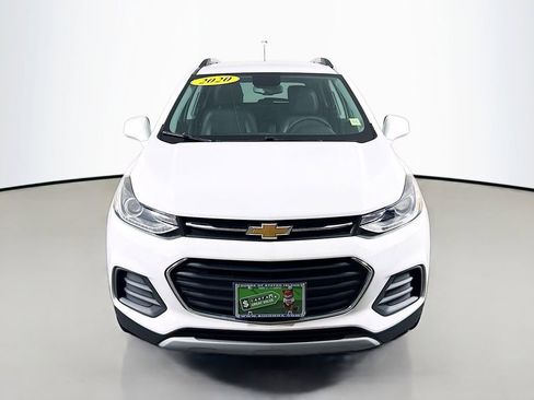Used 2020 Chevrolet Trax LT w/ LT Convenience Package image 2