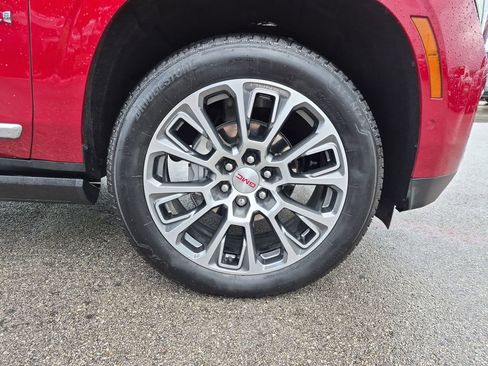 Used 2026 GMC Yukon Denali w/ Denali Reserve Package AWD/4WD image 15