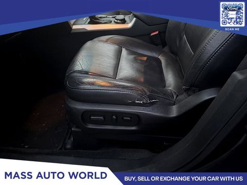 Used 2015 Ford Explorer XLT w/ Equipment Group 202B image 7