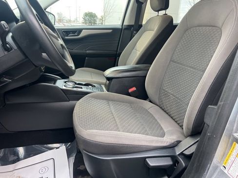 Used 2022 Ford Escape SE image 18