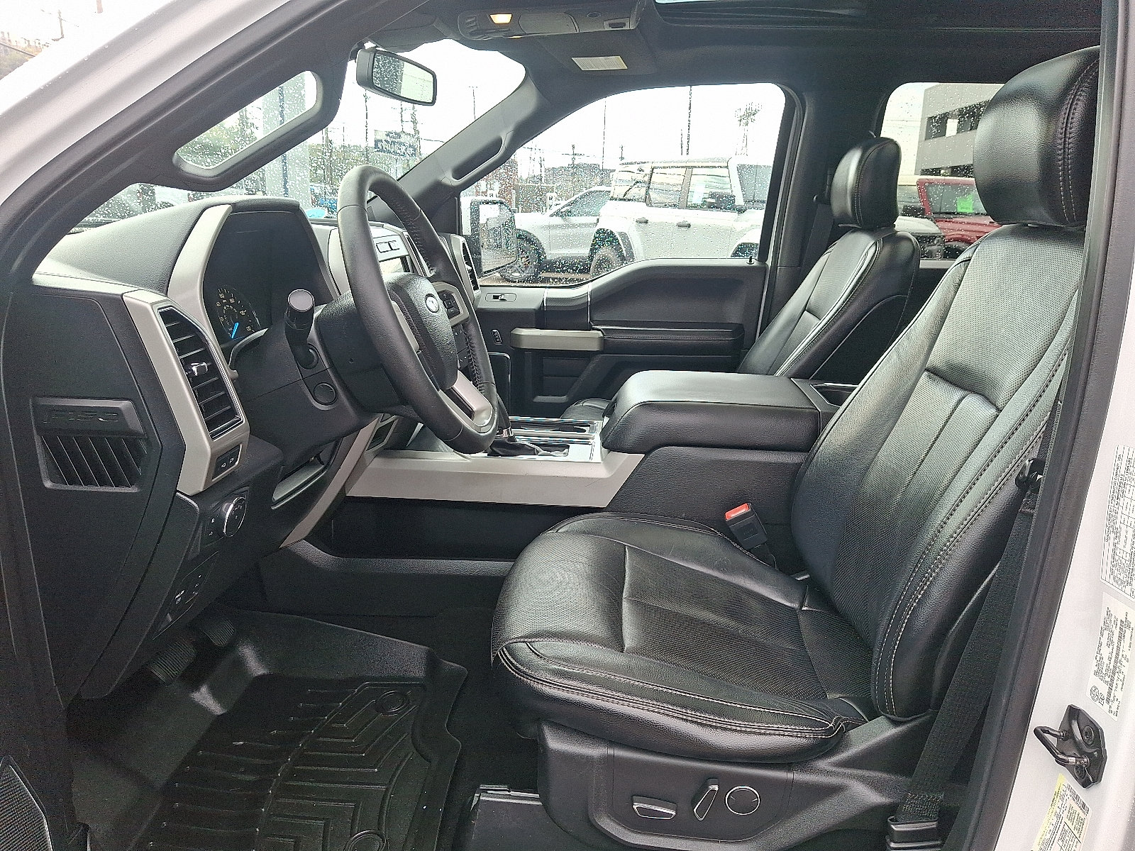 Used 2018 Ford F150 Lariat w/ Equipment Group 502A Luxury AWD/4WD image 13