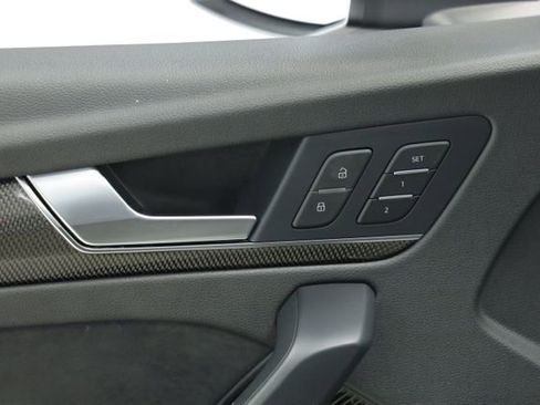 Used 2022 Audi SQ5 Prestige w/ Prestige Package image 32