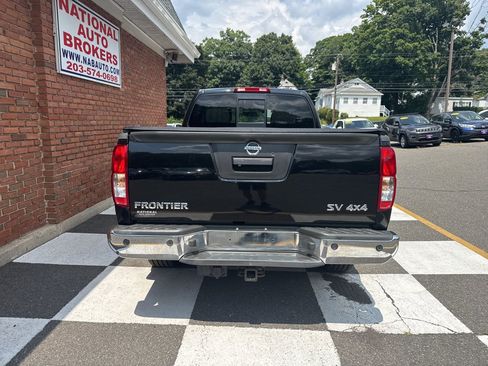 Used 2016 Nissan Frontier SV w/ SV Value Truck Package AWD/4WD image 12