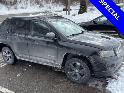Used 2016 Jeep Compass Latitude image 19