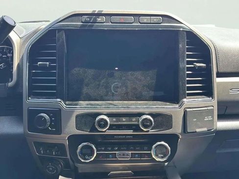 Used 2022 Ford F250 Lariat w/ Black Appearance Package image 13