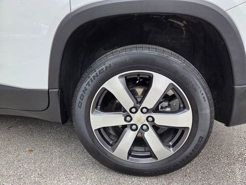 Certified 2023 Chevrolet Traverse LT w/ LT Premium Package FWD image 19