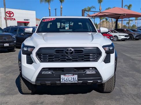 Used 2024 Toyota Tacoma TRD Off-Road image 2