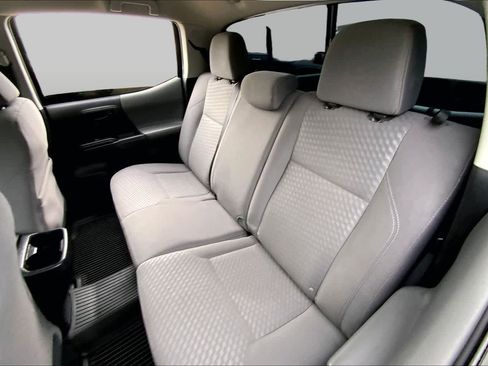Used 2022 Toyota Tacoma SR w/ SR Convenience Package RWD image 19