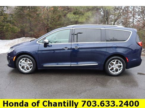 Used 2019 Chrysler Pacifica Limited w/ Advanced Safetytec Group image 4