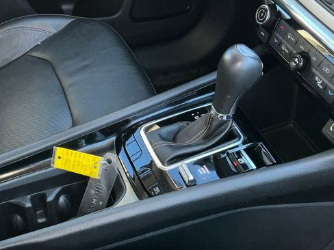 Used 2022 Jeep Compass Limited image 17