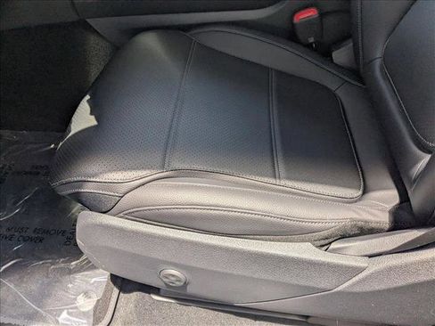 New 2025 Mercedes-Benz GLC 350e 4MATIC image 4