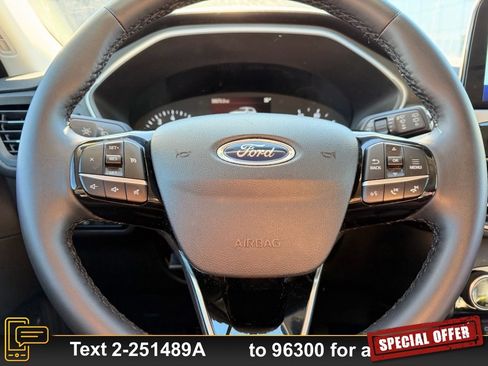 Used 2022 Ford Escape SEL image 15