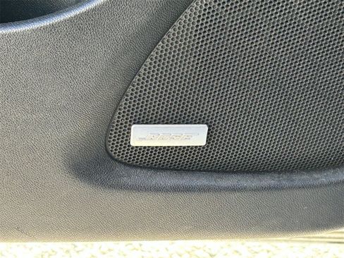 Used 2017 Chevrolet Malibu Hybrid w/ Leather Package image 11