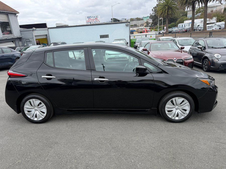 Used 2025 Nissan Leaf S FWD image 4