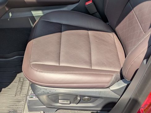 New 2026 Ford Explorer Platinum RWD image 3