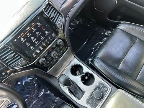 Used 2021 Jeep Grand Cherokee Overland image 38
