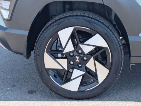 Used 2025 Hyundai Kona Limited AWD/4WD image 9