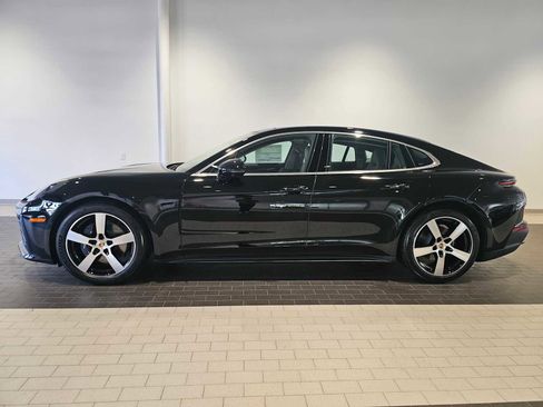 New 2025 Porsche Panamera 4 image 2