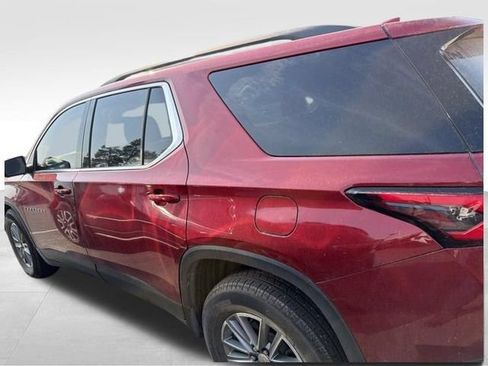 Used 2023 Chevrolet Traverse LT AWD/4WD image 13