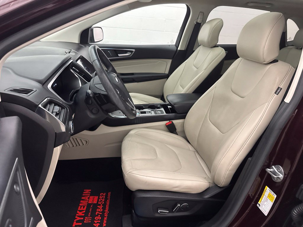Used 2019 Ford Edge Titanium w/ Equipment Group 301A AWD/4WD image 19