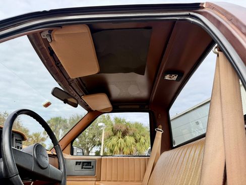 Used 1988 Chevrolet S10 Pickup 2WD Regular Cab image 39