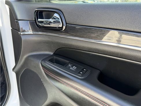 Used 2019 Jeep Grand Cherokee Trailhawk w/ Trailhawk Luxury Group image 32