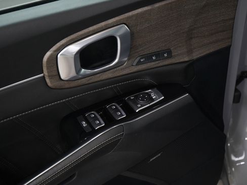 Used 2023 Kia Sorento SX Prestige image 22