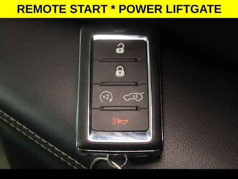 Used 2024 Jeep Wagoneer Series II w/ Flexible Seating Group AWD/4WD image 11