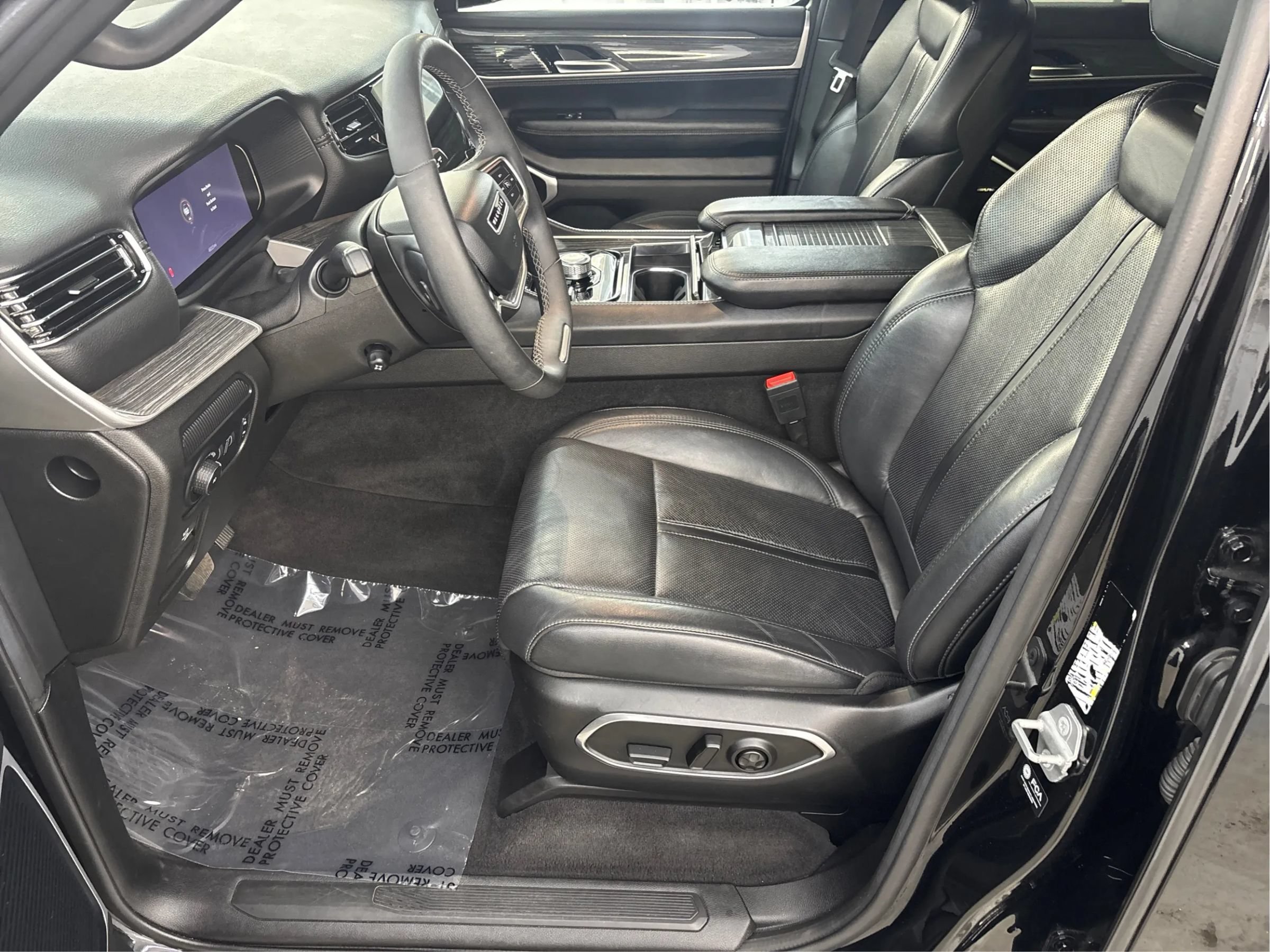 Used 2022 Jeep Wagoneer Series II AWD/4WD image 13