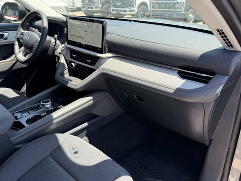 New 2026 Ford Explorer Active RWD image 7